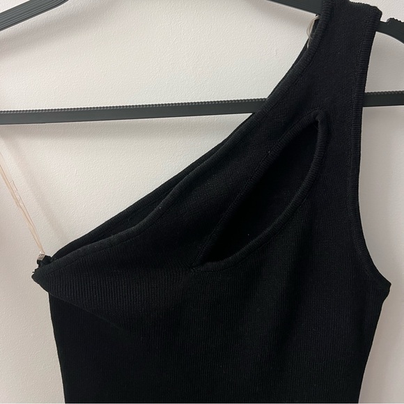 One Shoulder Black Bodysuit - Picture 2 of 4